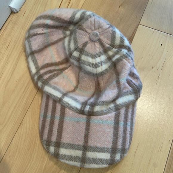 Burberry pink hat - Picture 1 of 2